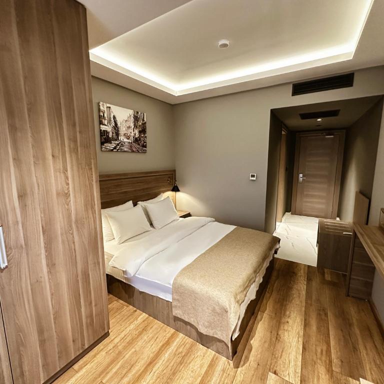Viola Hotel Budva - Superior Double Room - 8