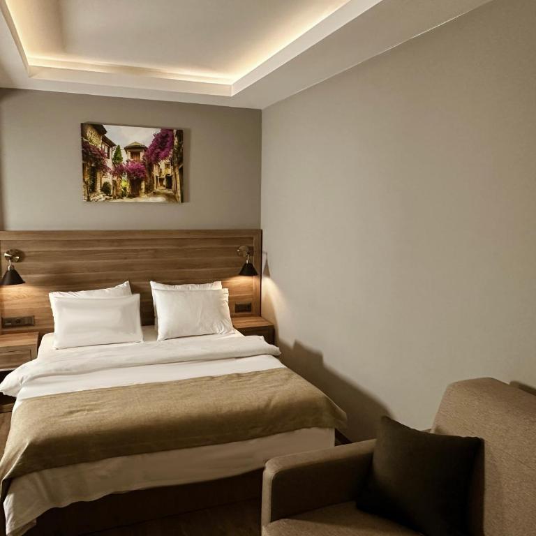 Viola Hotel Budva - Deluxe Double Room - 2