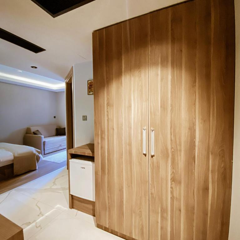 Viola Hotel Budva - Deluxe Double Room - 3