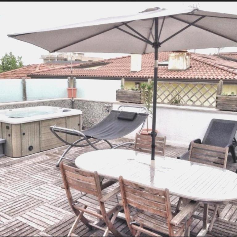 CN004 - Cesenatico, nuovo attico con terrazza e vasca idromassaggio - Appartamento con 1 Camera da Letto - 1
