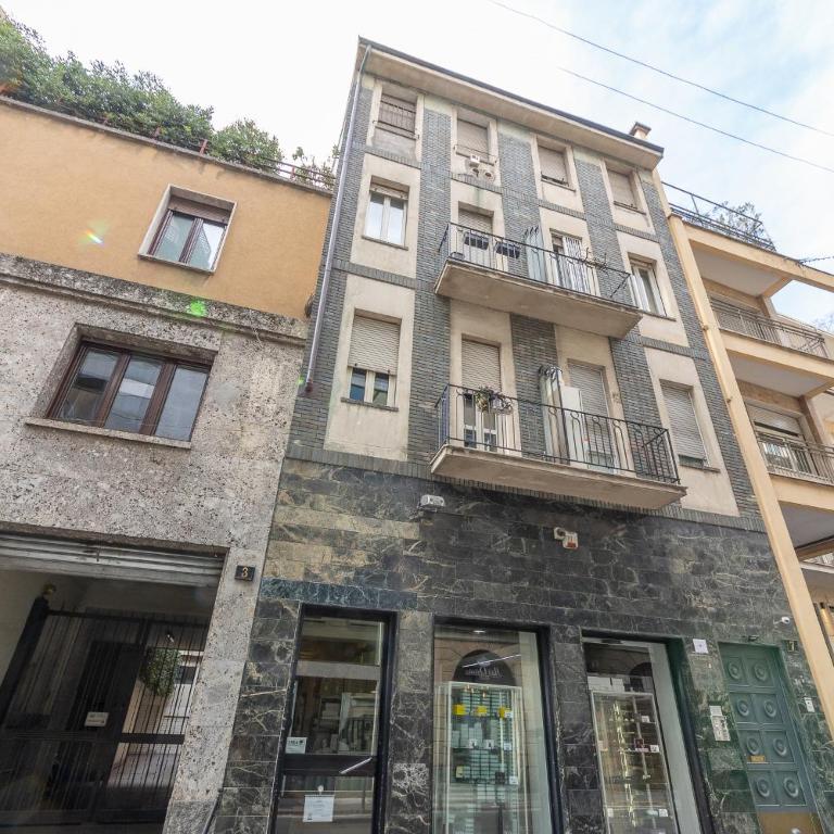 Via Cerva 7 - Appartamento con 1 Camera da Letto - 56