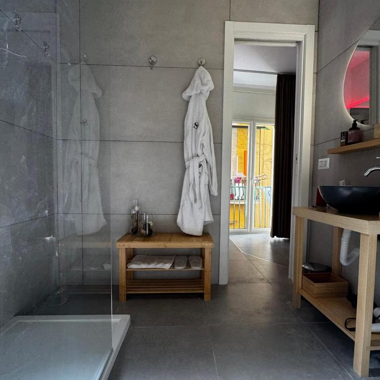 Scugnizzo Apartment - One-Bedroom Apartment with Spa Bath - 41