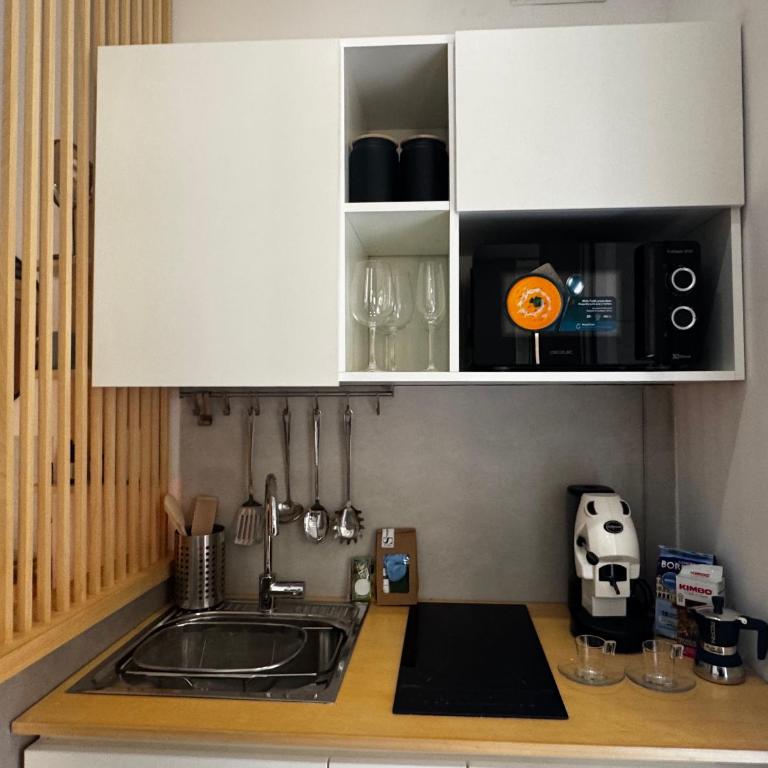 Scugnizzo Apartment - One-Bedroom Apartment with Spa Bath - 10