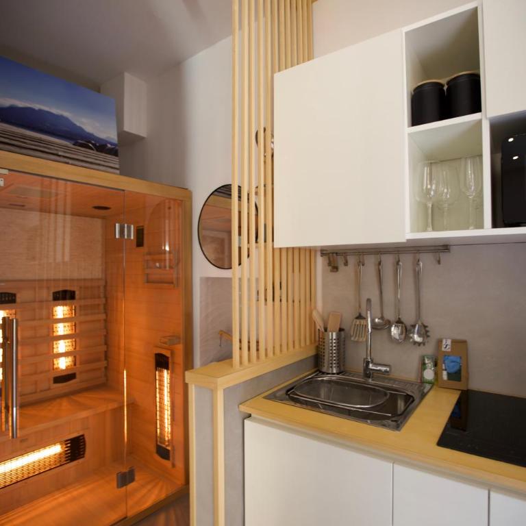 Scugnizzo Apartment - One-Bedroom Apartment with Spa Bath - 21