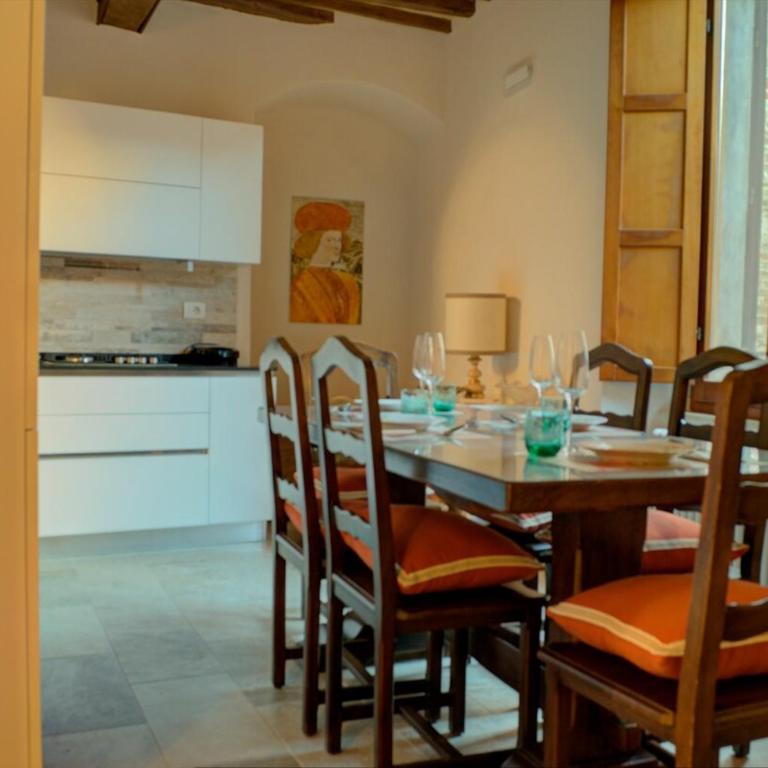 Casa nella Corte nel Centro di San Gimignano con balcone panoramico wifi e garage auto privato - Two-Bedroom Apartment with Balcony - 12
