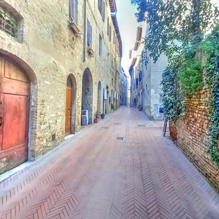 Casa nella Corte nel Centro di San Gimignano con balcone panoramico wifi e garage auto privato - Two-Bedroom Apartment with Balcony - 20