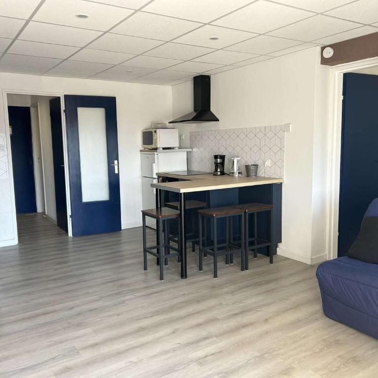 Appartement rénové, 4 couchages, proche plage et commerces, parking privé, Port Camargue - FR-1-250-44 - Apartment - 3