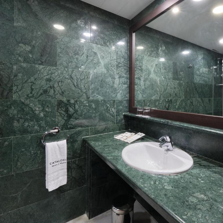 Catalonia Park Putxet - Premium Double or Twin Room - 5