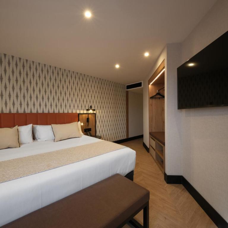 Catalonia Park Putxet - Deluxe Family Room - 5