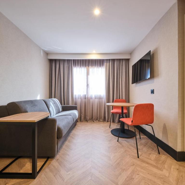 Catalonia Park Putxet - Deluxe Family Room - 3