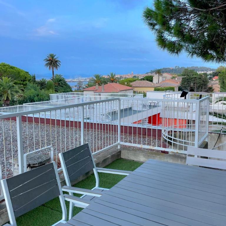 Rooftop with a Seaview - Appartamento Familiare con 2 Camere da Letto e Vista - 16
