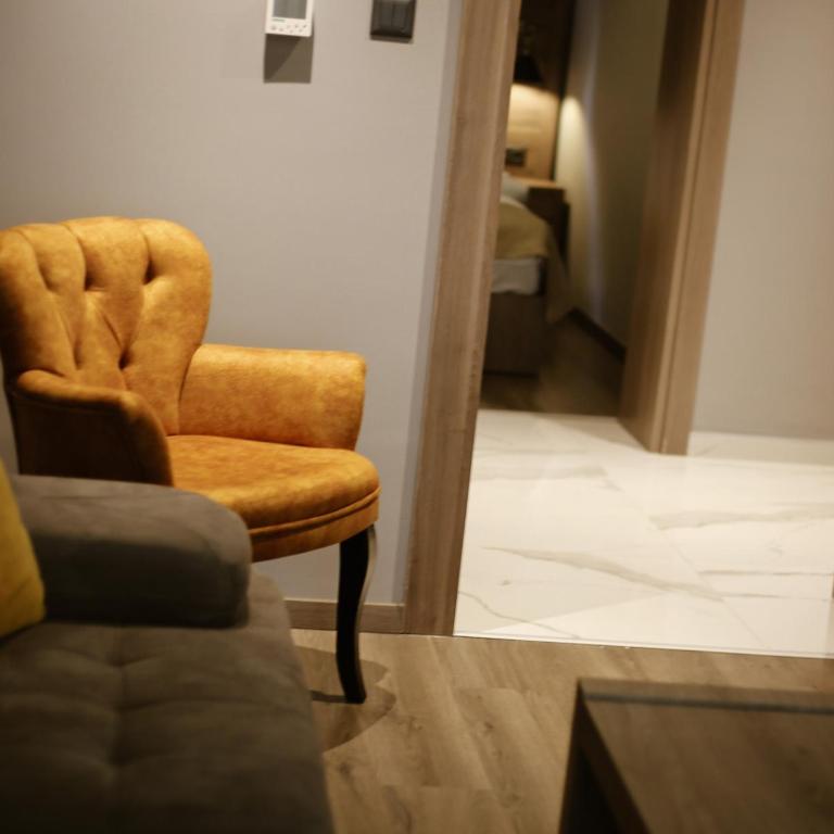 Viola Hotel Budva - One-Bedroom Apartment with Garden View - 4