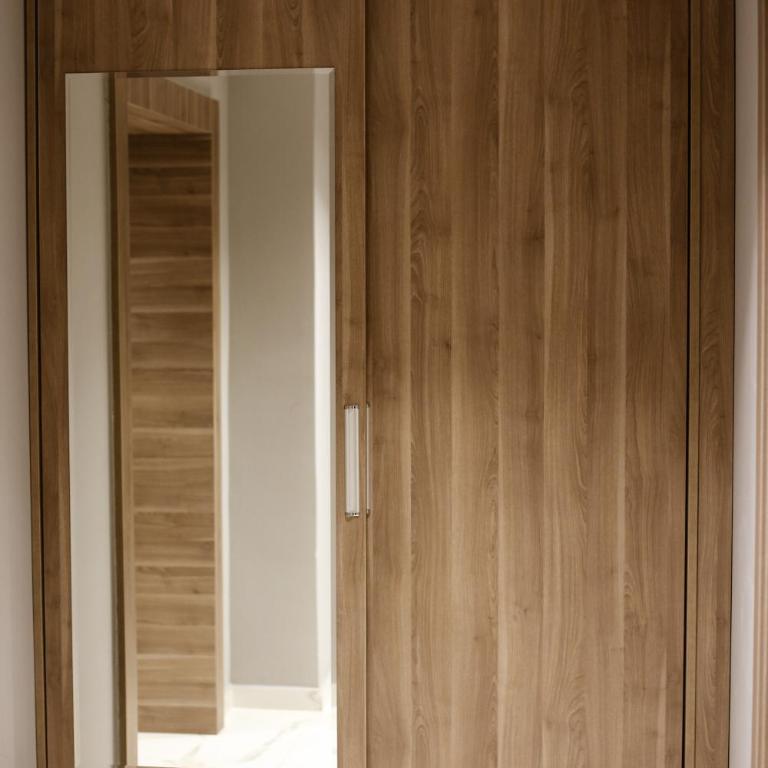 Viola Hotel Budva - One-Bedroom Apartment with Garden View - 9