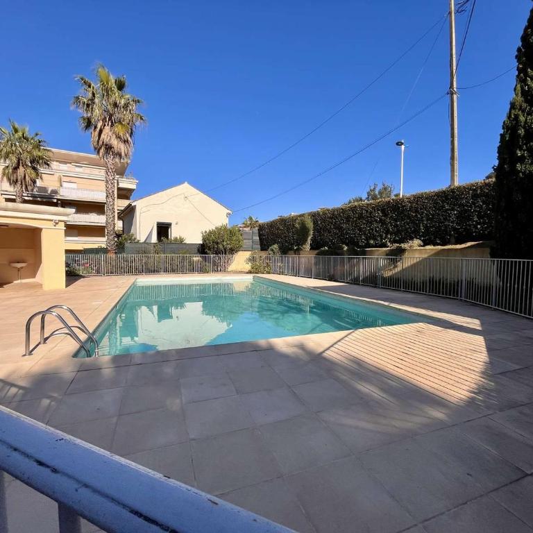 Appartement pour 4 pers. à Cavalaire avec climatisation et animaux acceptés - FR-1-226B-136 - Apartment - 1