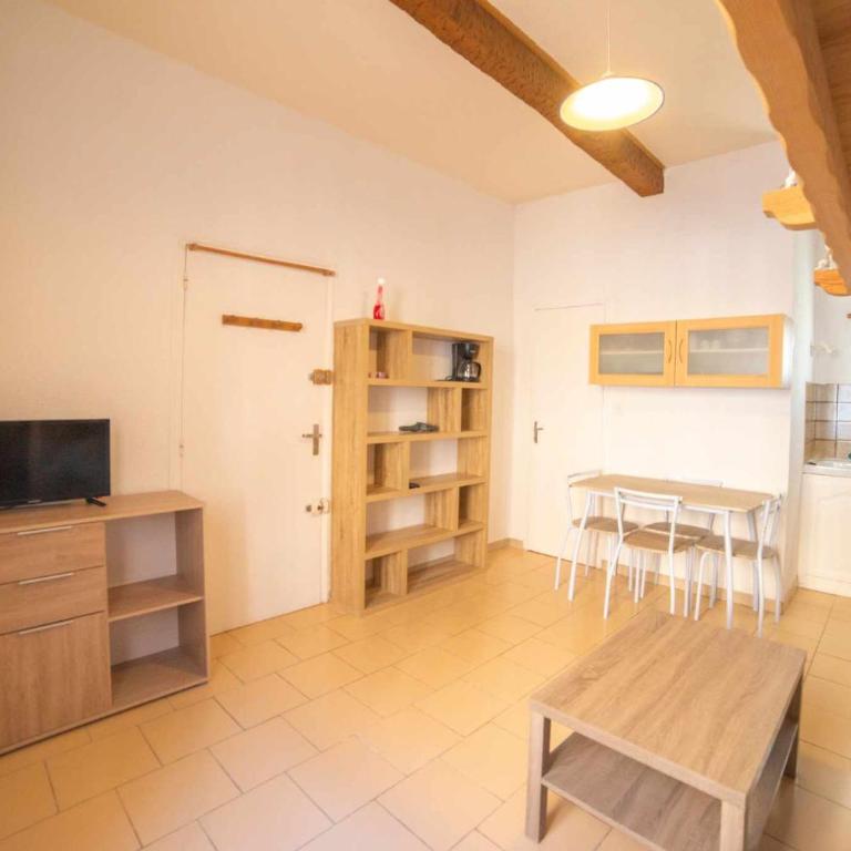 Studio Cosy, proche du port et du centre ville - Appartement 1 Chambre - 5