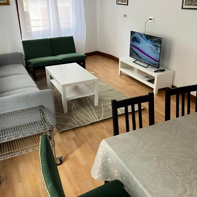 VT , Acogedora en barrio tranquilo con garaje - Two-Bedroom Apartment - 4