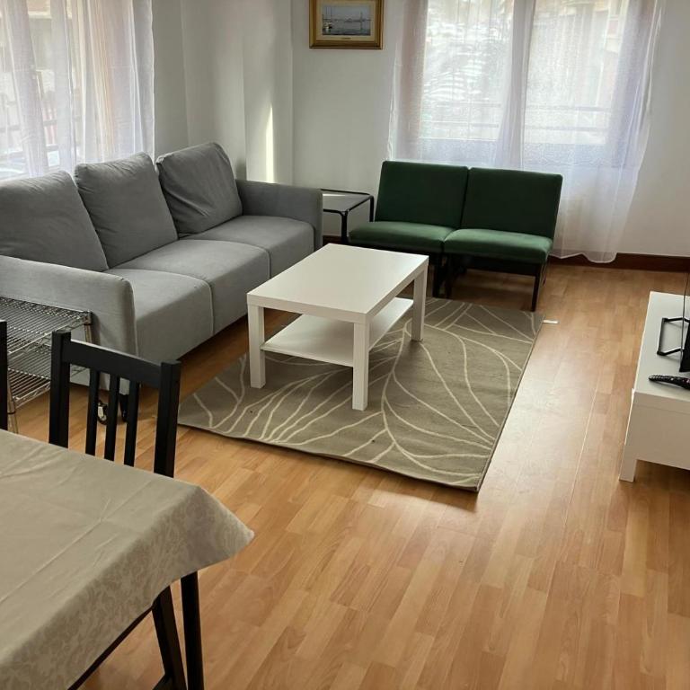 VT , Acogedora en barrio tranquilo con garaje - Two-Bedroom Apartment - 6