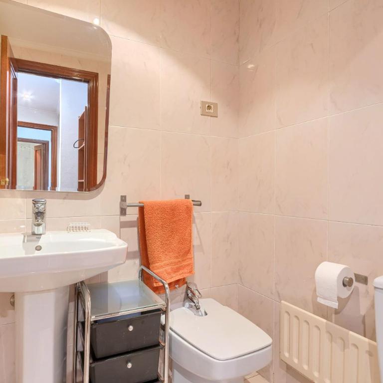 VT , Acogedora en barrio tranquilo con garaje - Two-Bedroom Apartment - 13