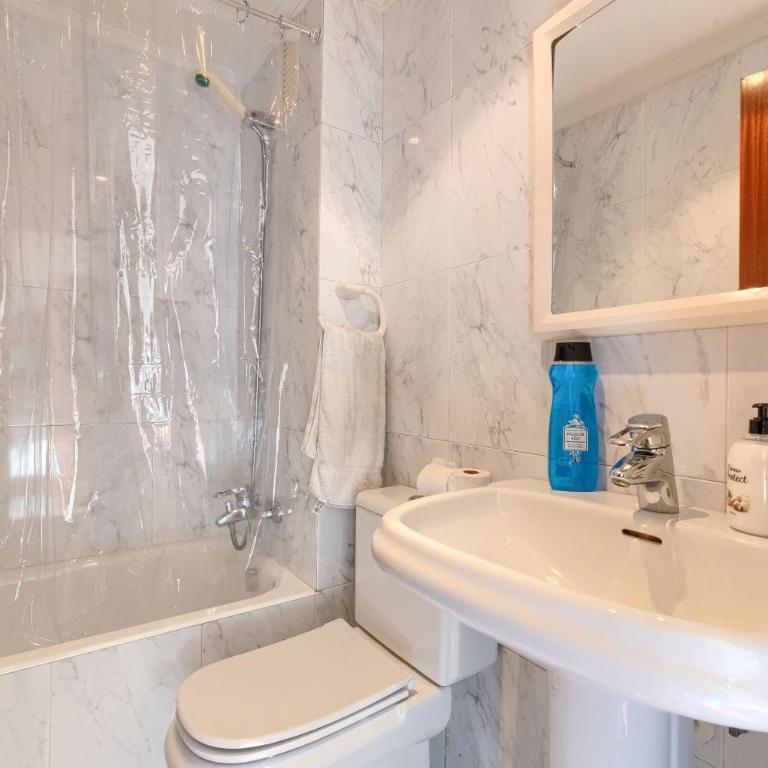 VT , Acogedora en barrio tranquilo con garaje - Two-Bedroom Apartment - 15