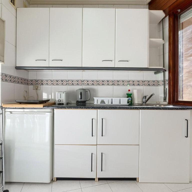 VT , Acogedora en barrio tranquilo con garaje - Two-Bedroom Apartment - 10
