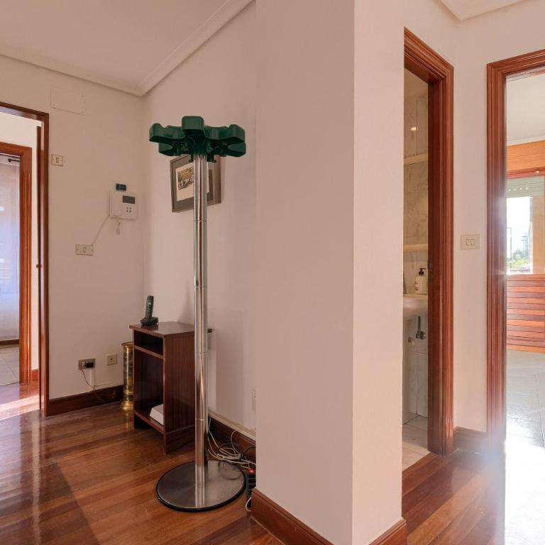 VT , Acogedora en barrio tranquilo con garaje - Two-Bedroom Apartment - 18