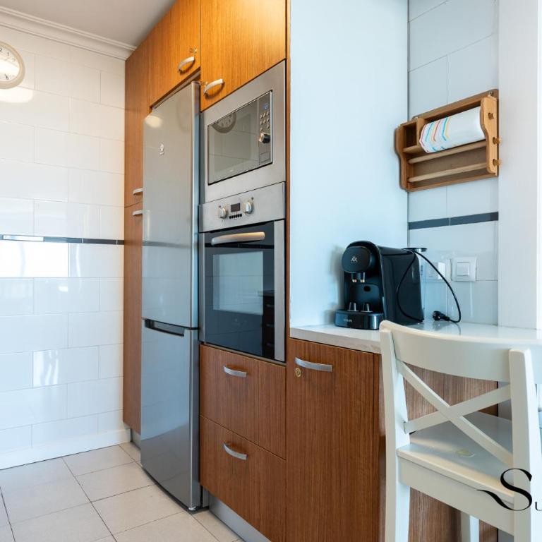 Marvelous views, pools, steps to the beach! - One-Bedroom Apartment with Balcony and Sea View - 20
