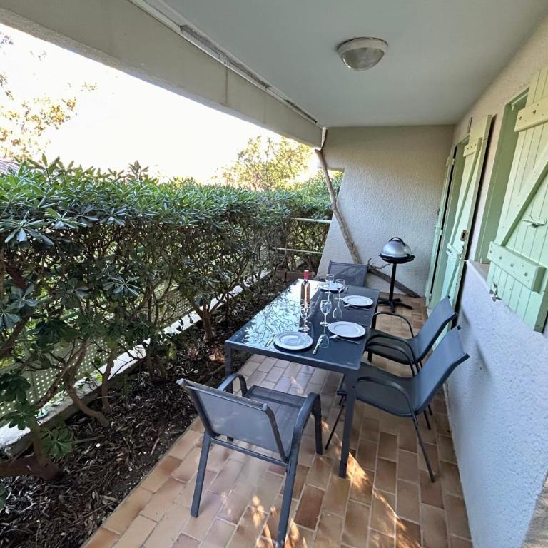 T2 with Sea View - Domaine de la Pinède - Heated Pool - One-Bedroom Apartment - 14