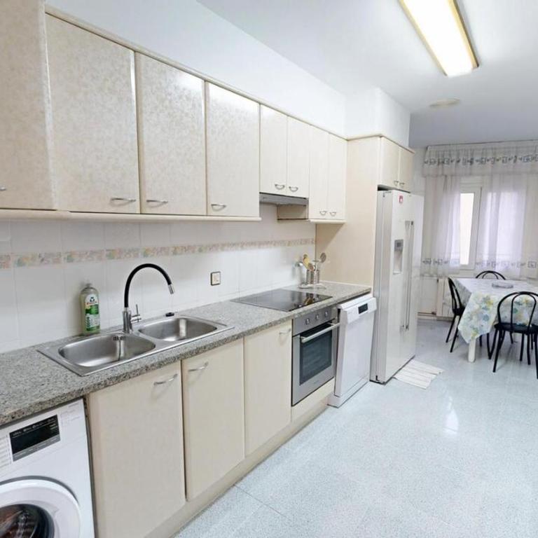 3 ch Centre plages à pied Balcon 2 SDB - Three-Bedroom Apartment - 10