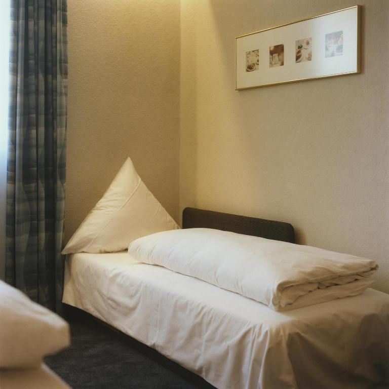 Hotel Jedermann - Superior Dreibettzimmer - 6
