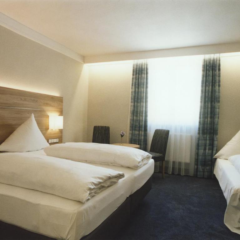 Hotel Jedermann - Superior Dreibettzimmer - 5