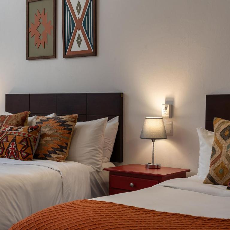 Casa Blanca, 2BR Modern Home with Rooftop Views - Casa de 2 dormitorios - 27