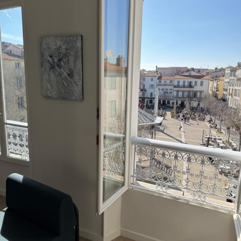 #301- Heart of Vieil Antibes - Place Nationale-High-End Newly Renovated & Furnished Appartment - Appartement 2 Chambres - 12