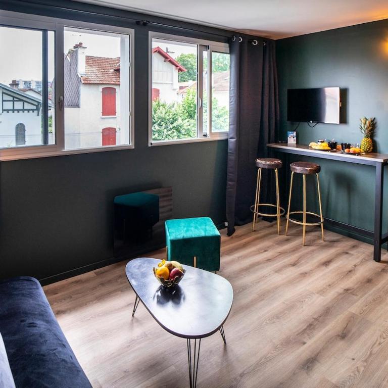 ONLOC - Le Romantique appart proche centre ville - Parking - Appartement 1 Chambre - 1