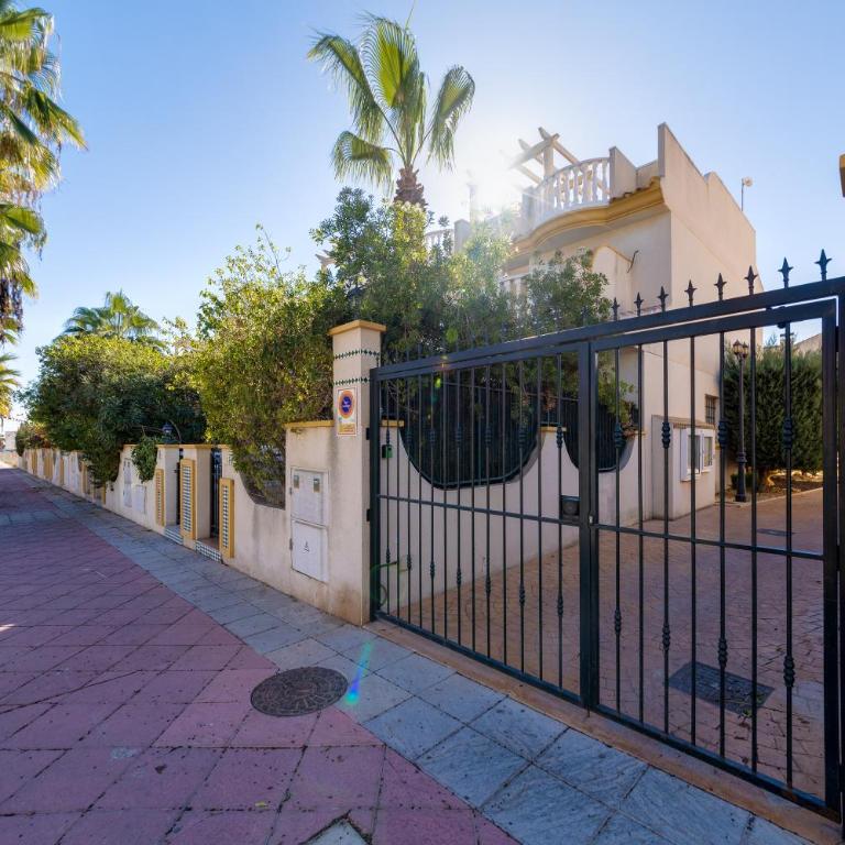 First line detached house, Cabo Roig - Apartamento de 2 dormitorios - 32