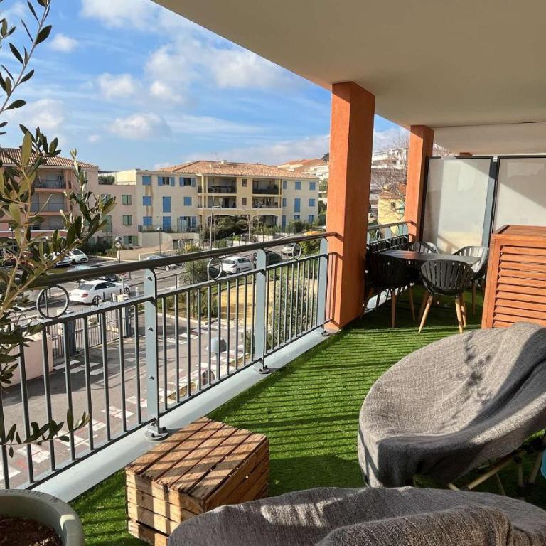 T3 spacieux- Clim- Piscine - Appartement 2 Chambres avec Balcon - 12