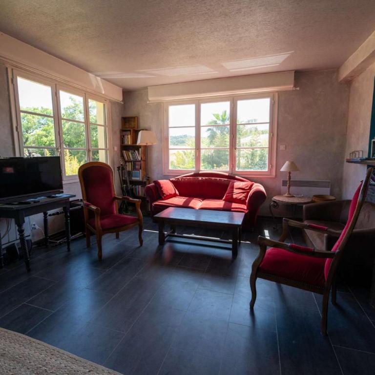 T4 , Jardin arboré et plages à moins de 5 min à pieds - Three-Bedroom Apartment - 11
