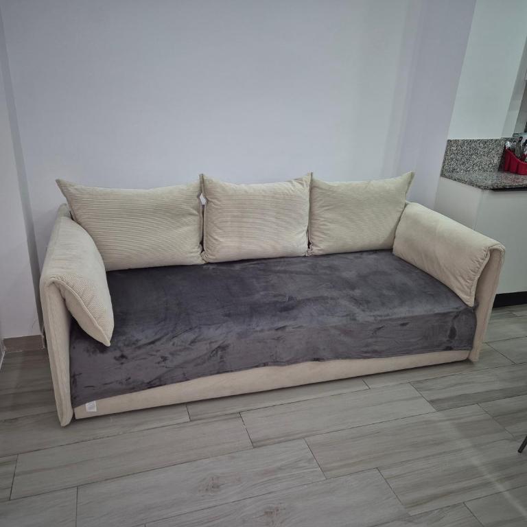 CENTRUM F - Three-Bedroom Deluxe Apartment - 3