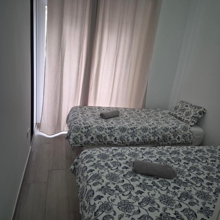 CENTRUM F - Three-Bedroom Deluxe Apartment - 6