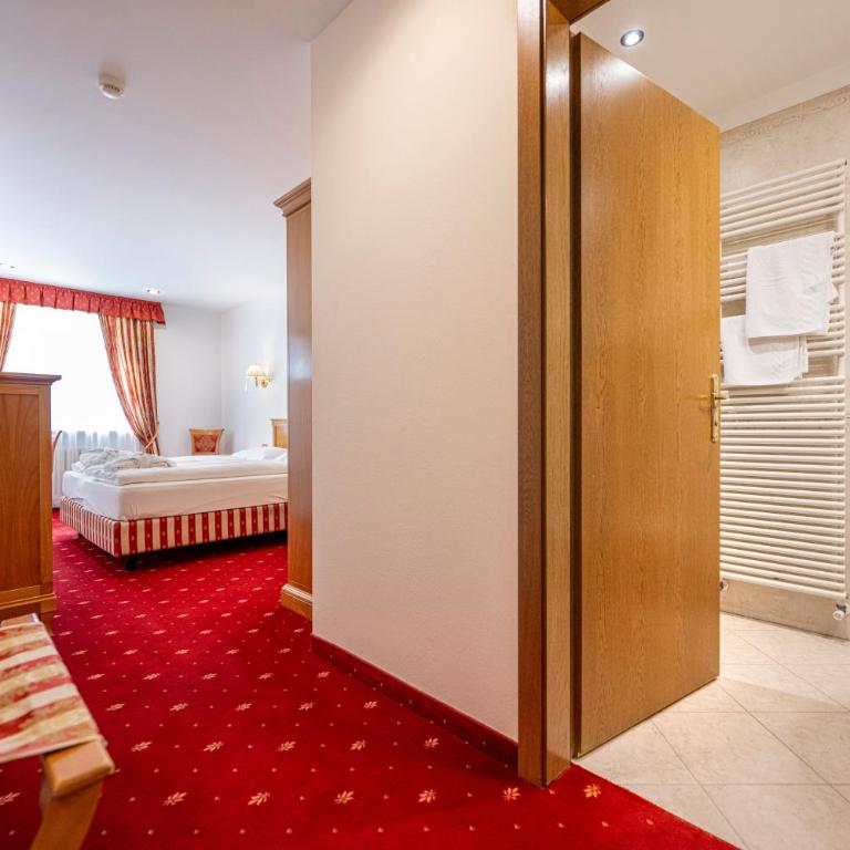 Hotel Touring Dolomites - Camera Comfort Matrimoniale/Doppia con Letti Singoli - 4