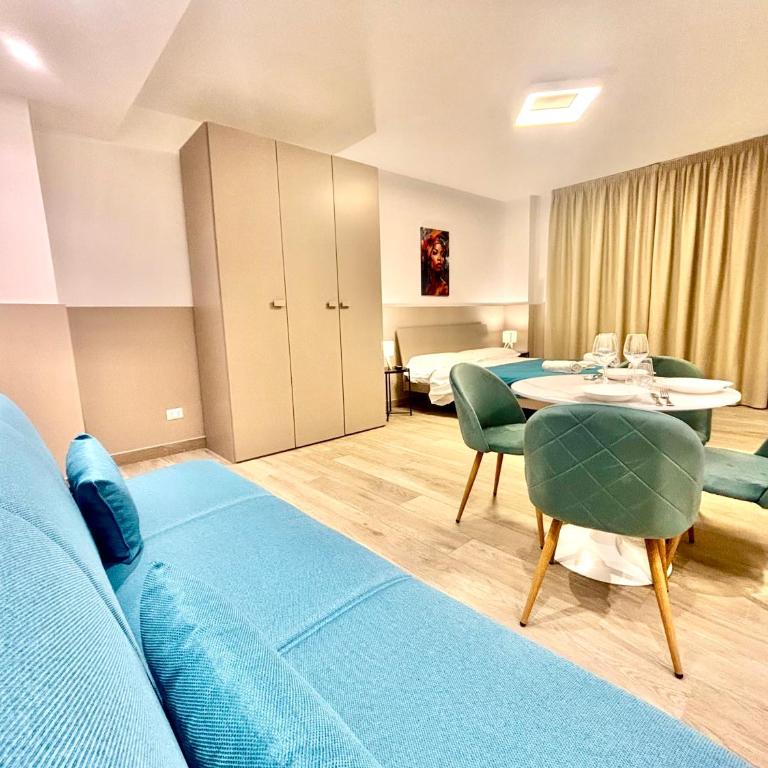 La Dolce Vita Infinity Suite - Apartment - 11