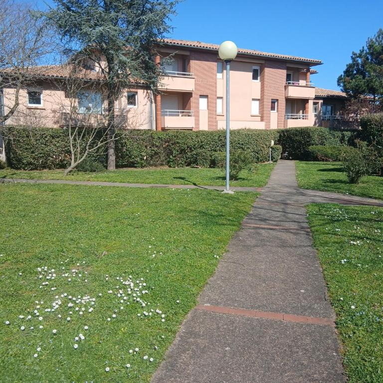Le Jardin des Muses - T3 climatisé avec terrasse, Piscine et Parking - Apartment mit 2 Schlafzimmern - 13