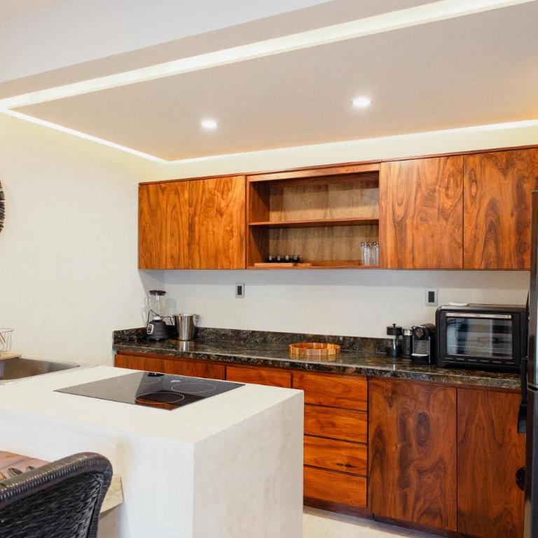 Ha'as Naj Suites Bananas - One-Bedroom Apartment with Pool View - 21