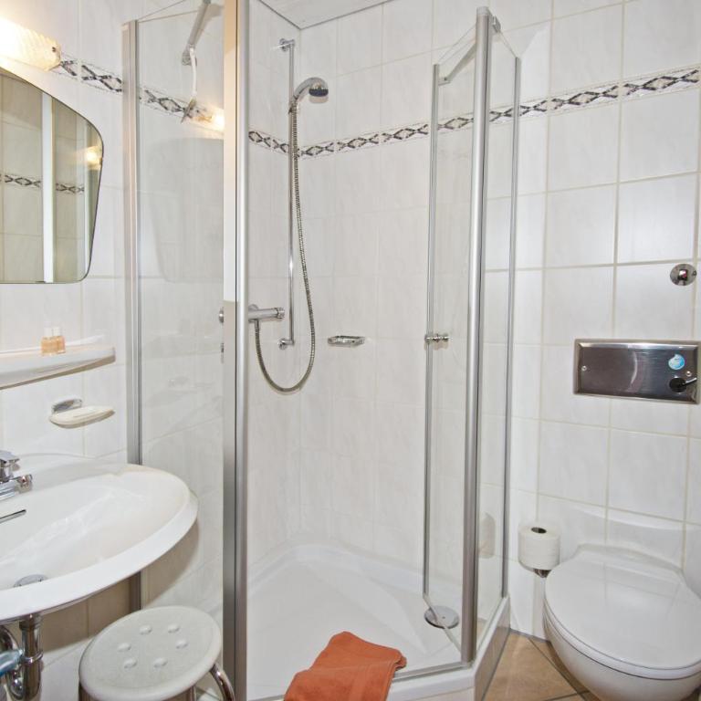 Gästehaus im Wiesengrund - Apartment mit Aussicht und Balkon - 3