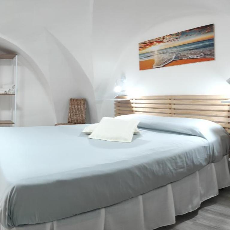 Marine Place Gallipoli - Studio Apartment with One Double Bed - 2