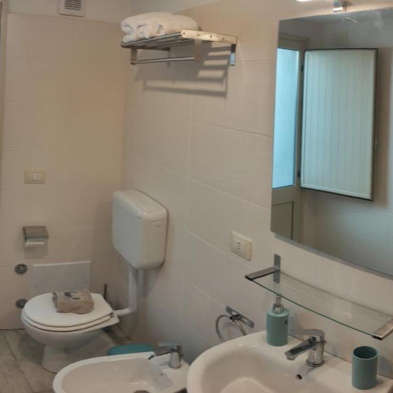 Marine Place Gallipoli - Studio Apartment with One Double Bed - 8