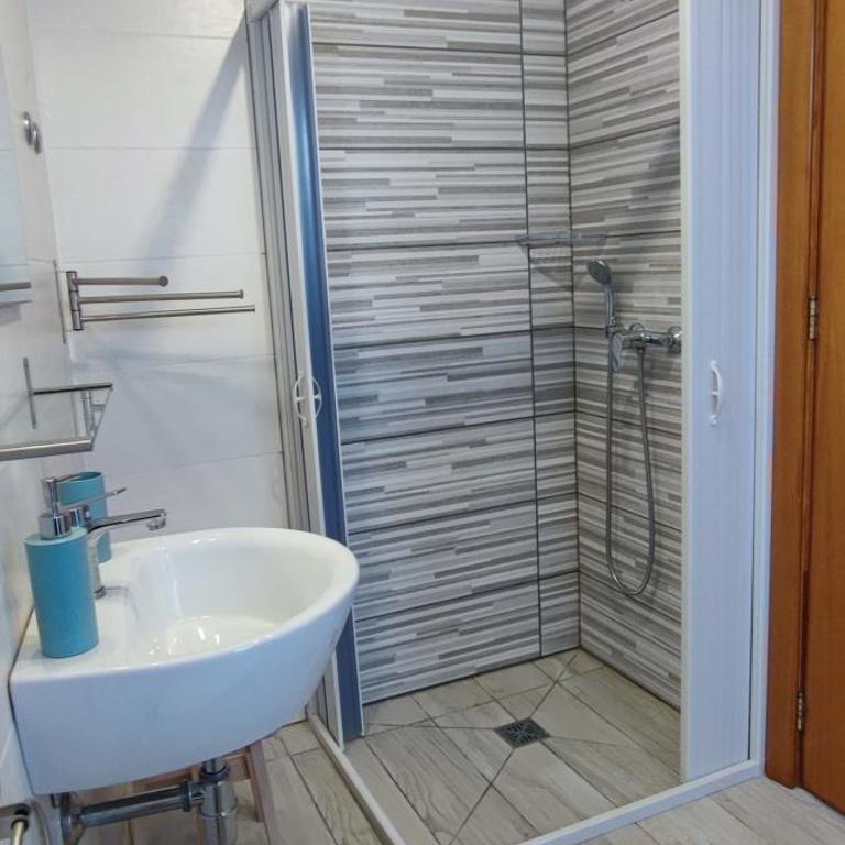 Marine Place Gallipoli - Studio Apartment with One Double Bed - 10