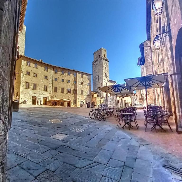 Casa nella Corte nel Centro di San Gimignano con balcone panoramico wifi e garage auto privato - Two-Bedroom Apartment with Balcony - 21