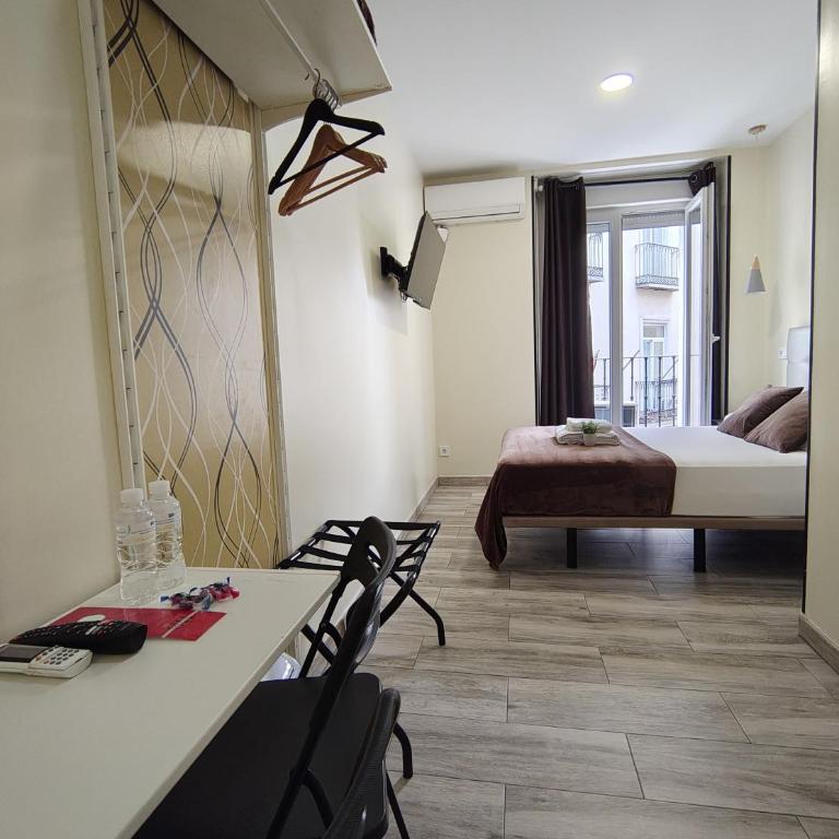 CH CRUZ MADRiD - Double Room with Balcony - 5