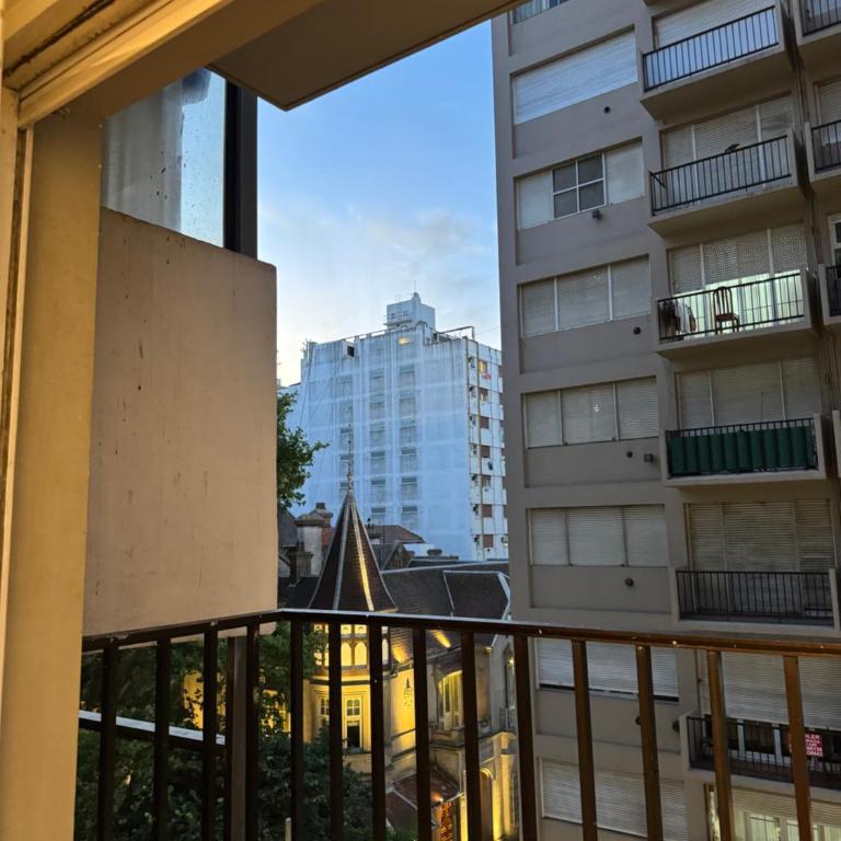 Dpto 3 Amb Balcón Plaza y Mar - Apartamento de 2 dormitorios - 2