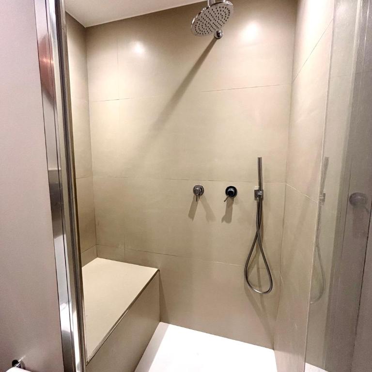 La Dolce Vita Infinity Suite - Apartment - 8